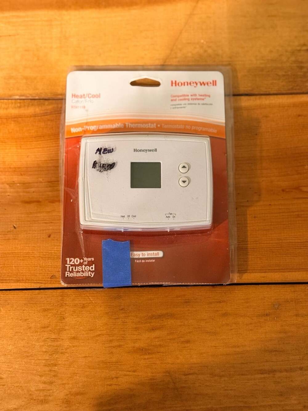 Honeywell RTH111B Non-Programmable Digital Thermostat Open New